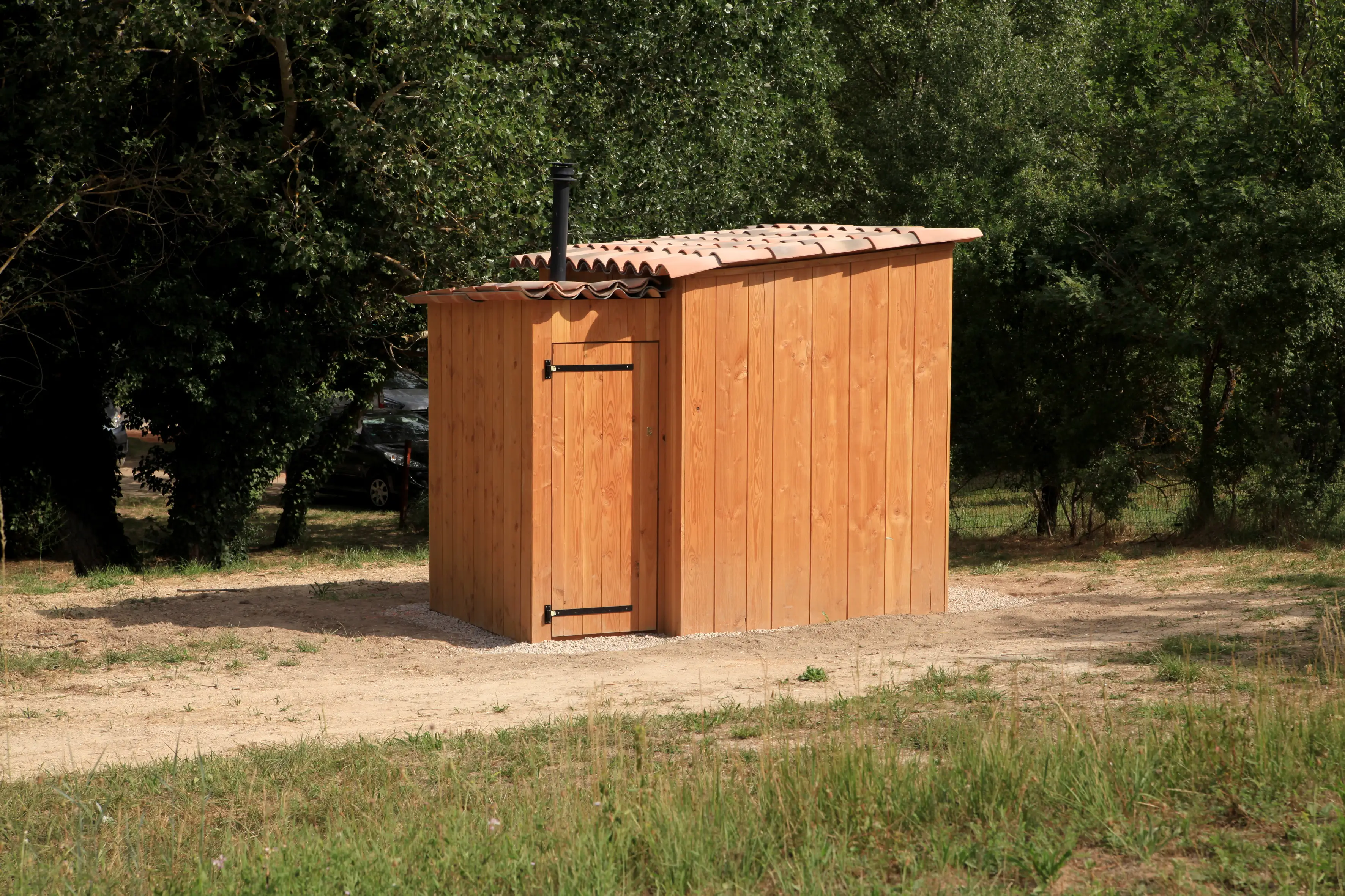 Cabine toilettes sèches publique a montmeyan