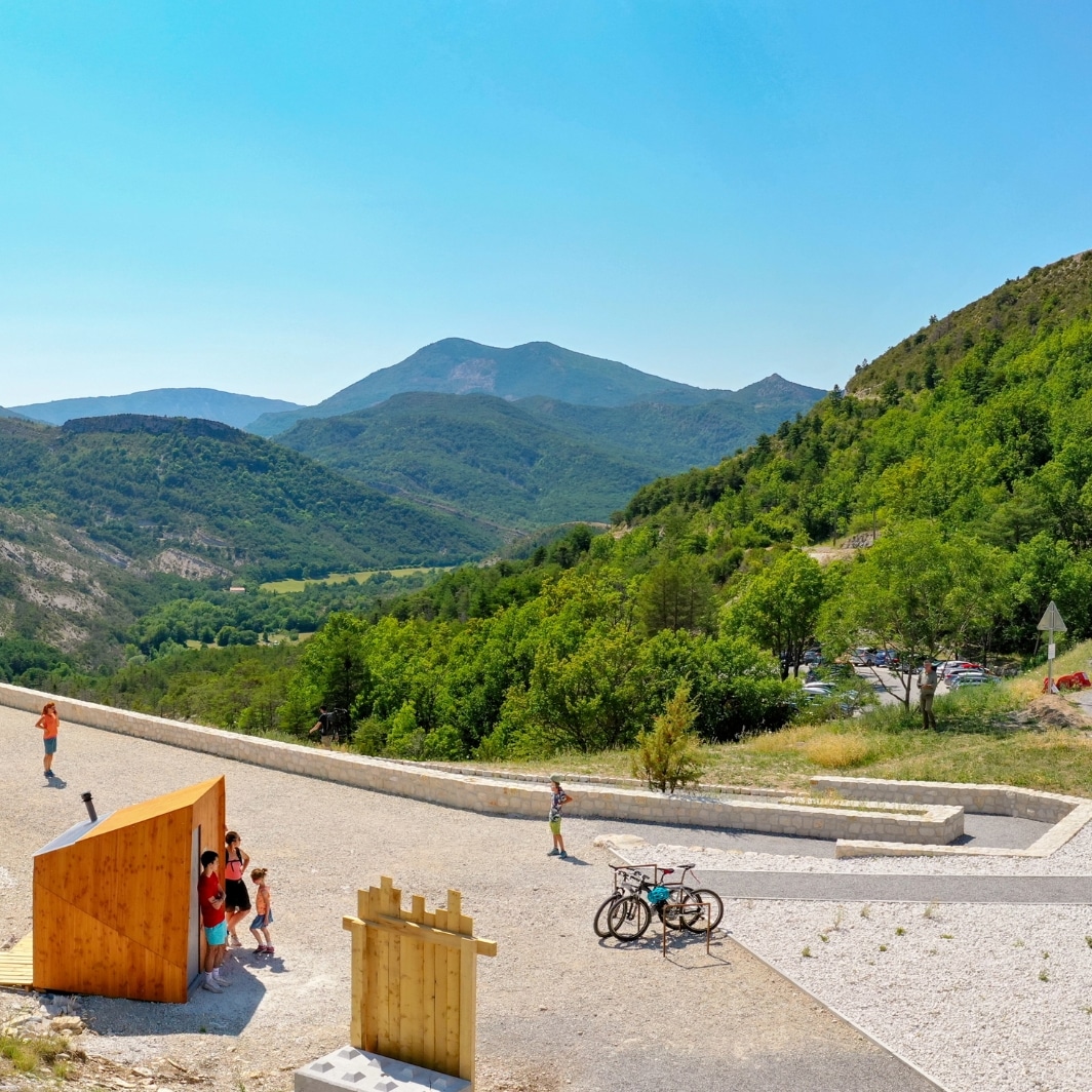 Panorama avec les cabines Lovely Toilettes