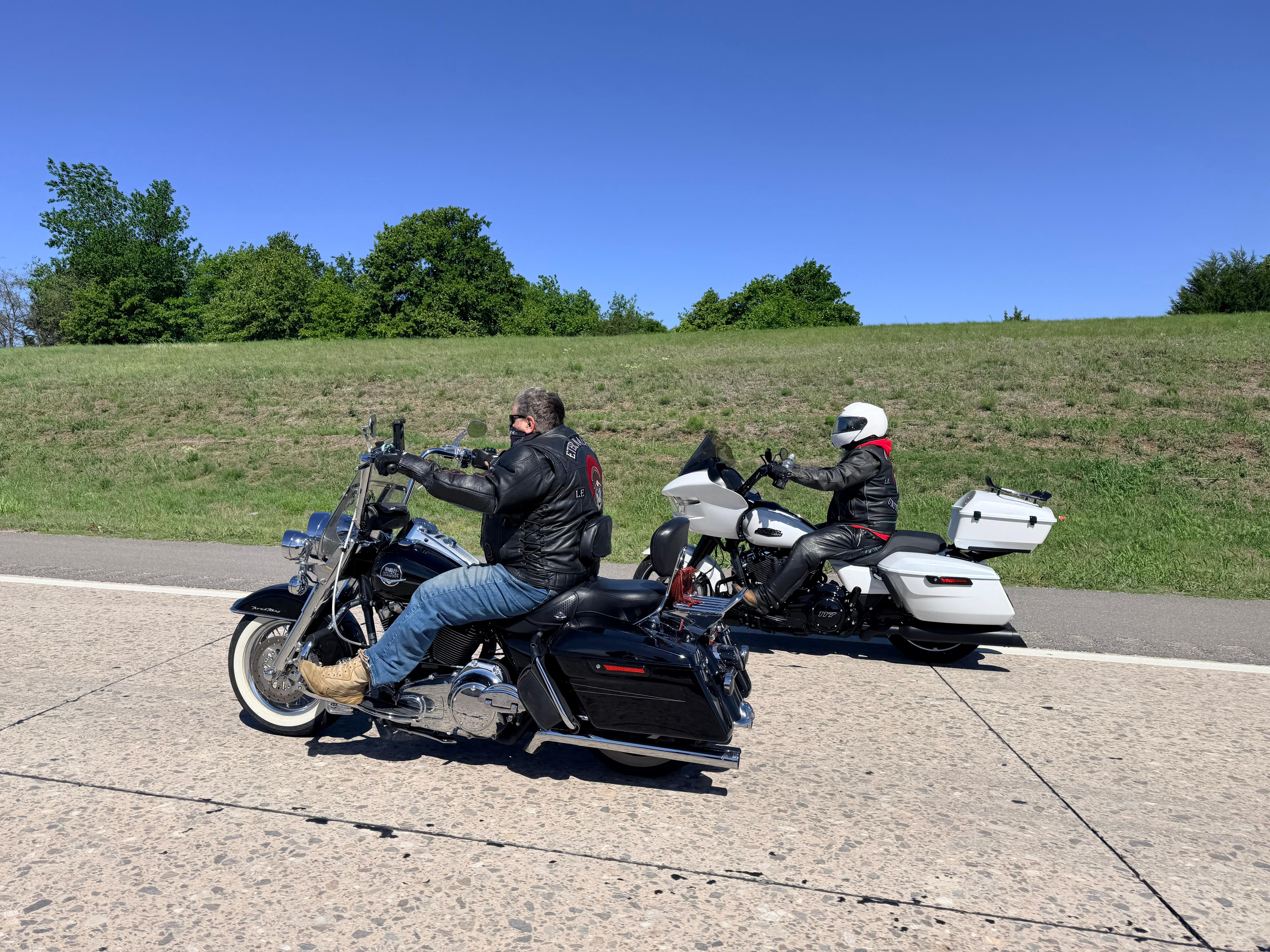 image of guitar rack (photography)