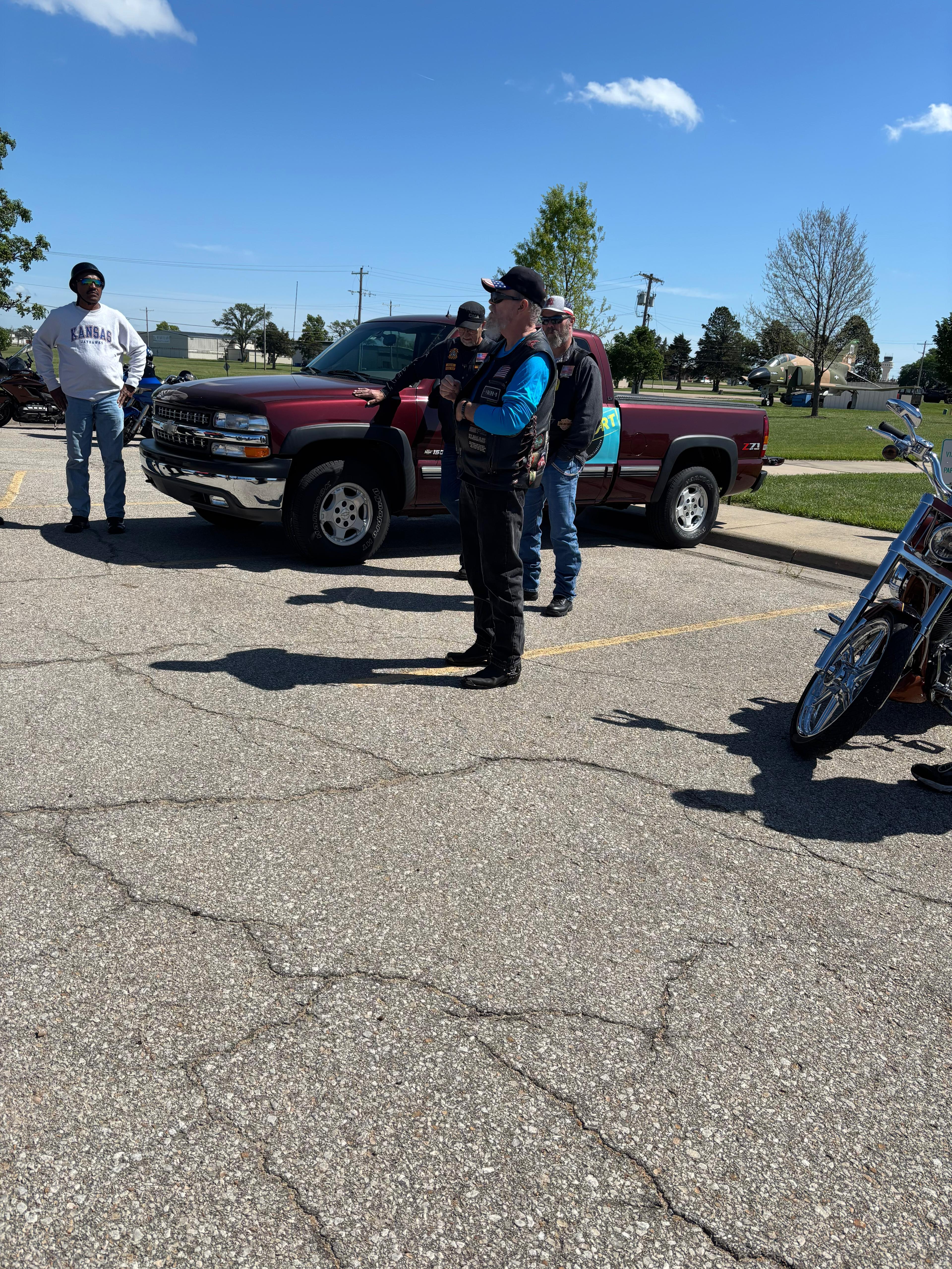 image of guitar rack (photography)