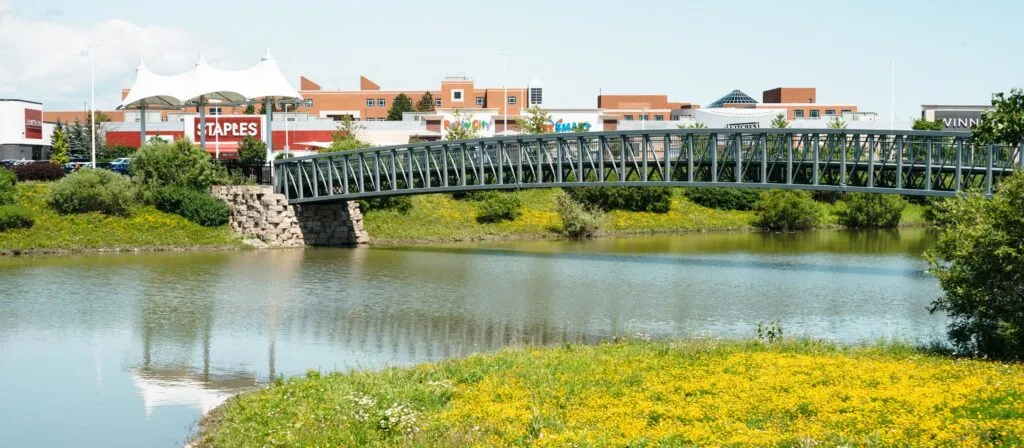 Taunton Gardens is the link between community and shopping in the heart of North Whitby’s retail district.