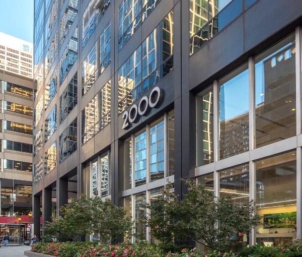 2000MKT is a 665,000-square-foot Class A office building rising 29 stories above Market Street in Center City Philadelphia.