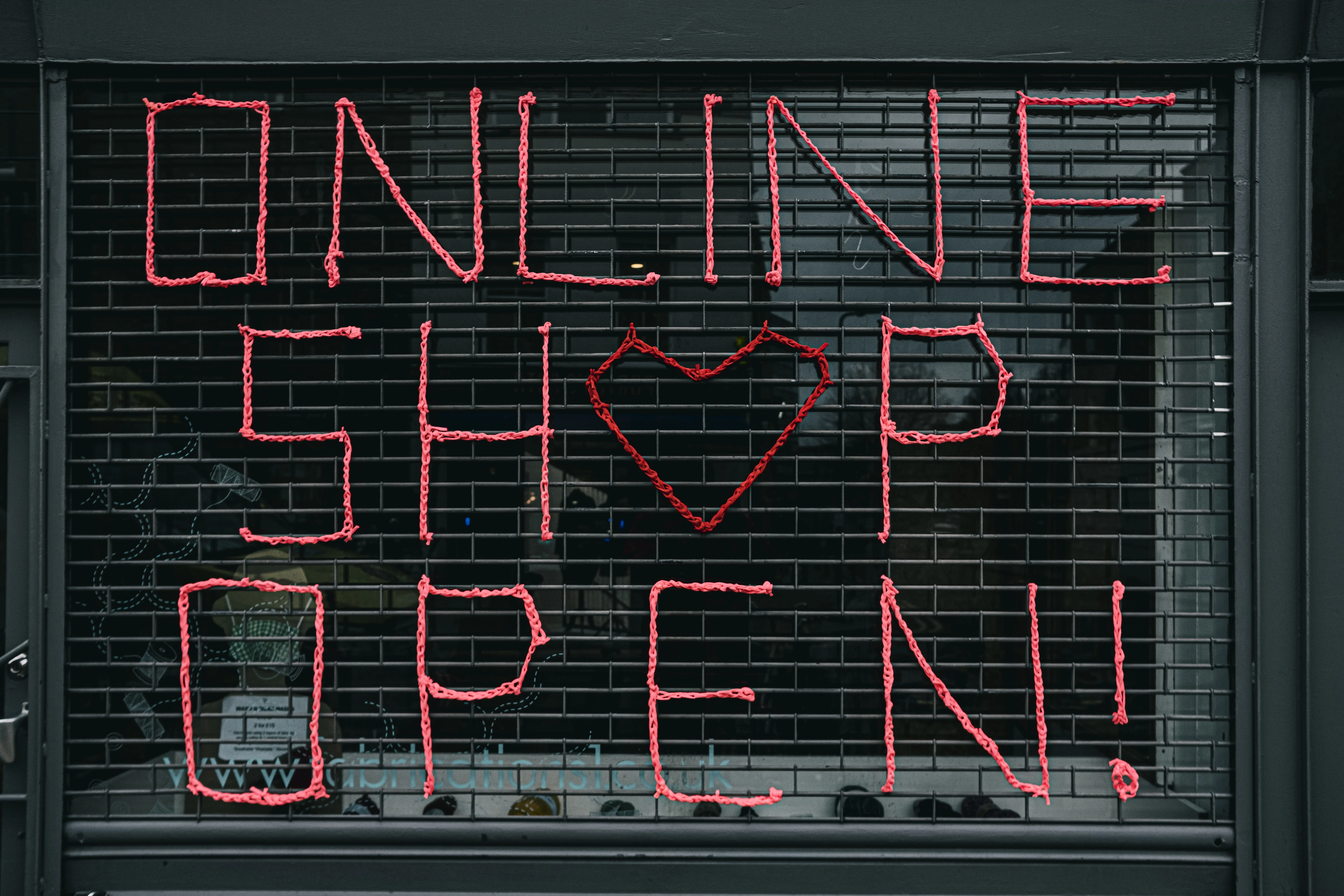 Open online shop with live commerce