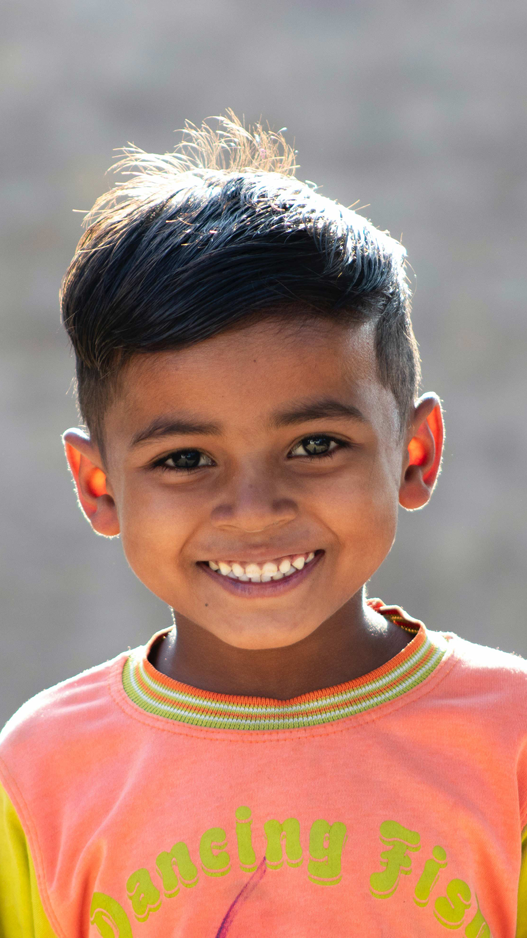 pakistansk gutt, Pakistan, adopsjon, glad, smiler, foreldre, fosterforeldre, adoptere et barn fra Pakistan