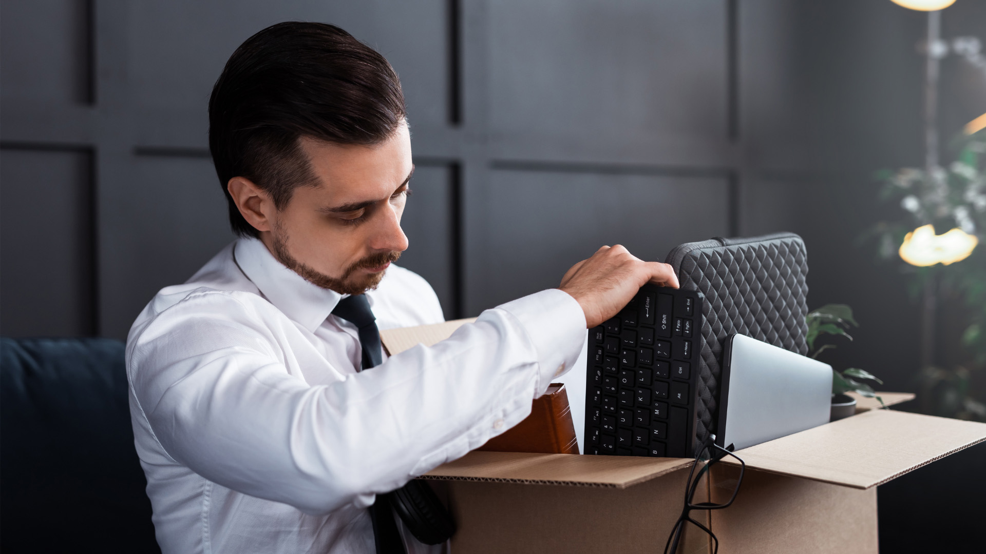 Warning in working conditions, working conditions