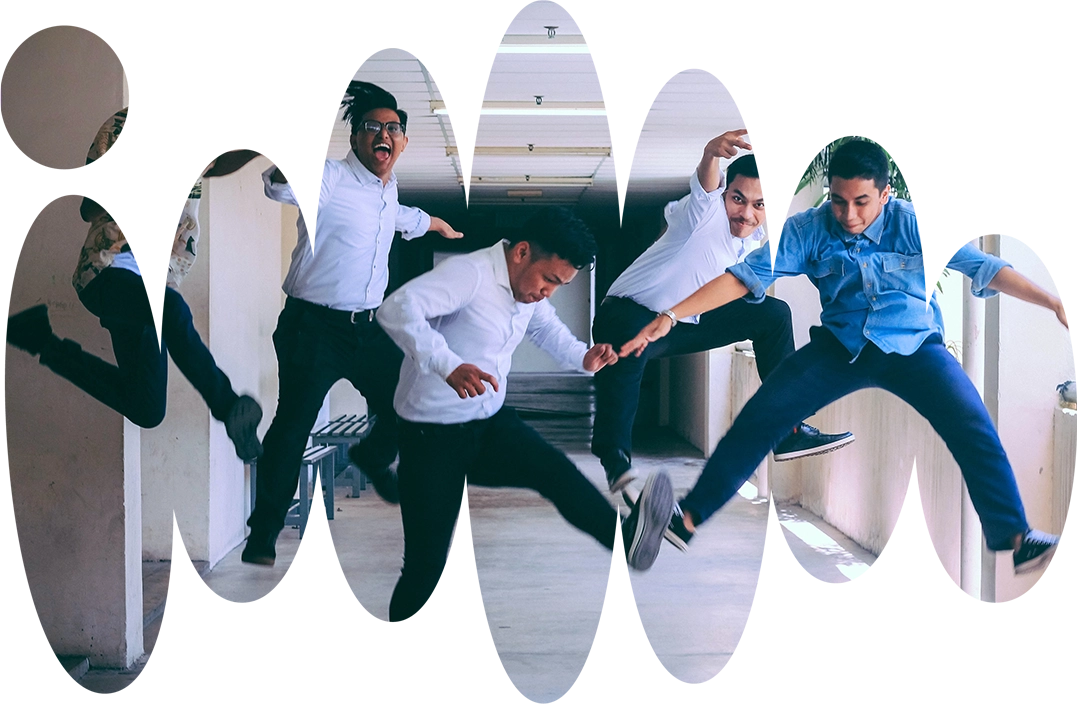 کام کی جگہ پر خوش جمپنگ ورکرز