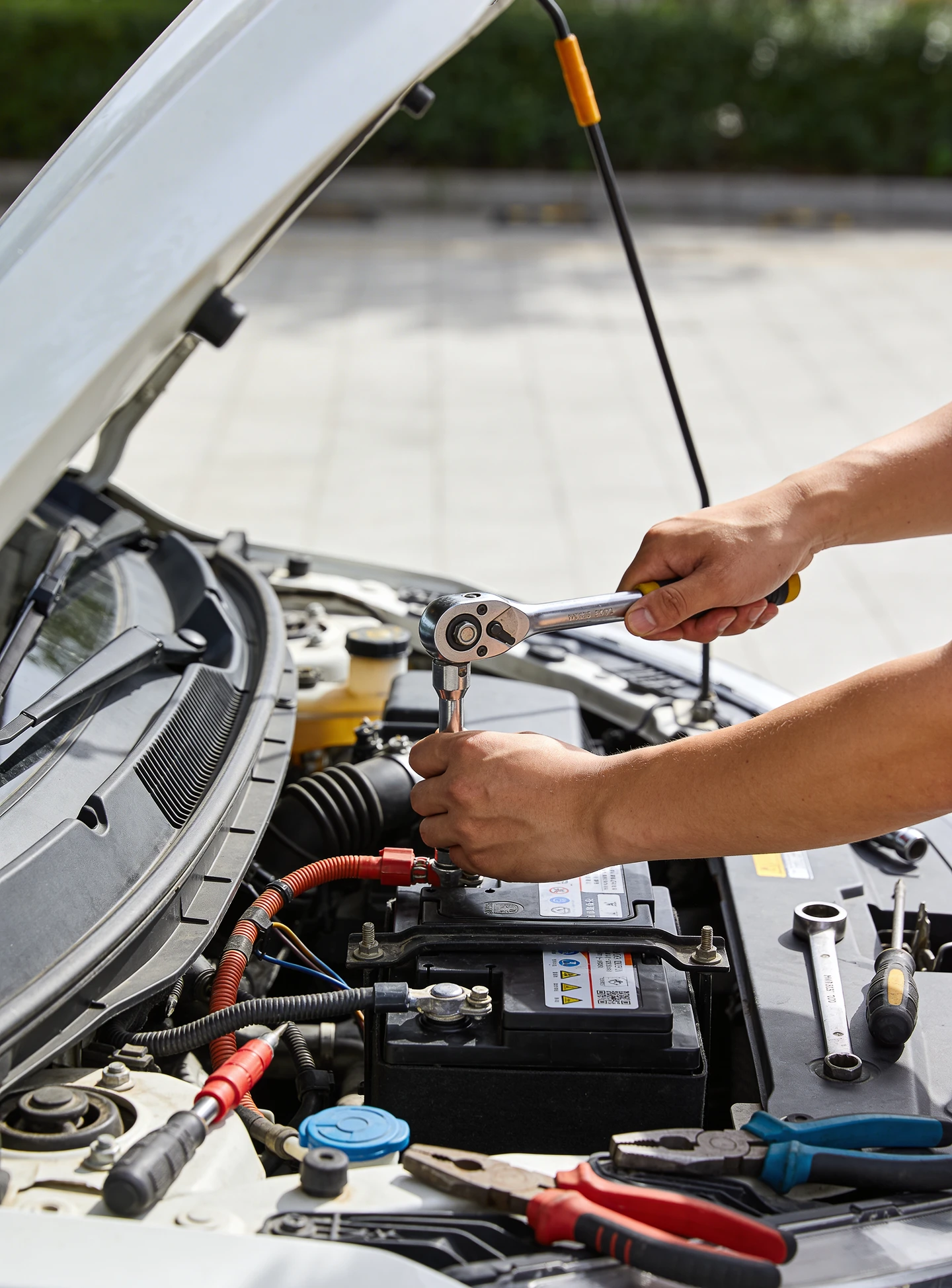 We Fix Your Flat Battery Or Engine Fault