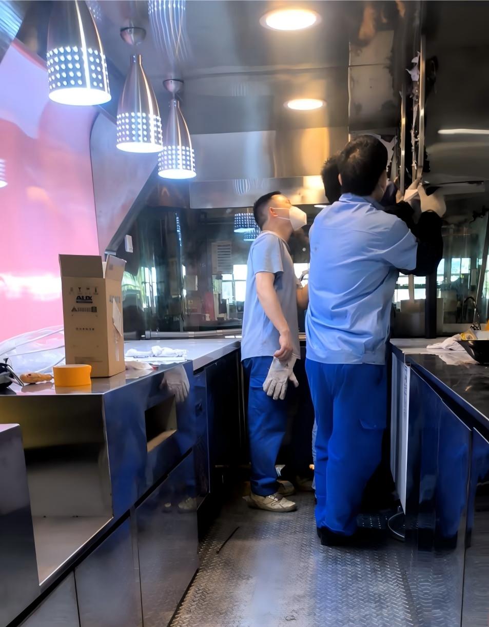 China Top Food Truck & Trailer Company