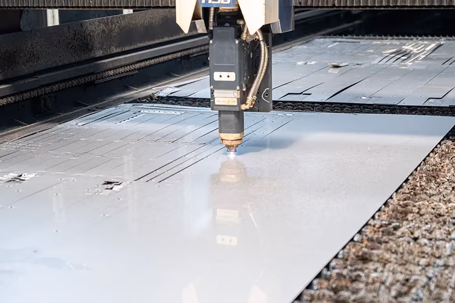 NewBeacon's food trailer manufacturing process: high-precision laser cutting ensures exact material dimensions and seamless component fit, laying the groundwork for superior structural integrity.