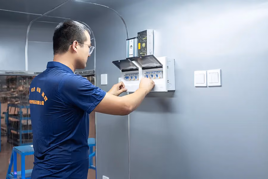 NewBeacon's food trailer manufacturing process: Strict quality assurance—including water leak tests, electrical safety checks, and road testing—guarantees full compliance before dispatch.