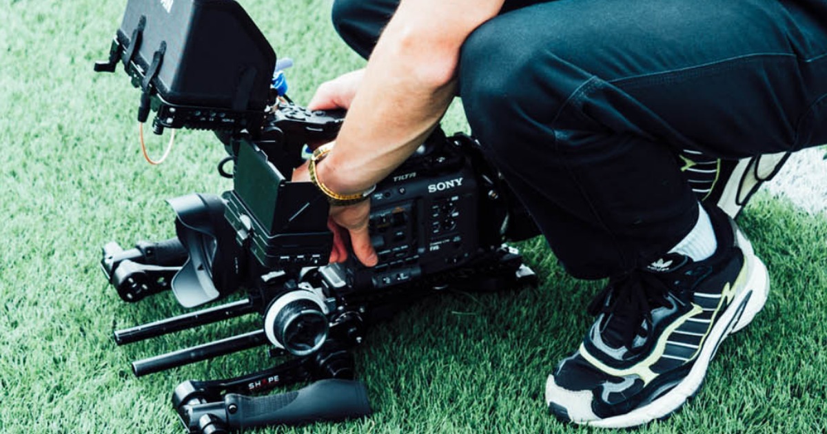 BYD productie — Majortale cinematografisch camerariel shot