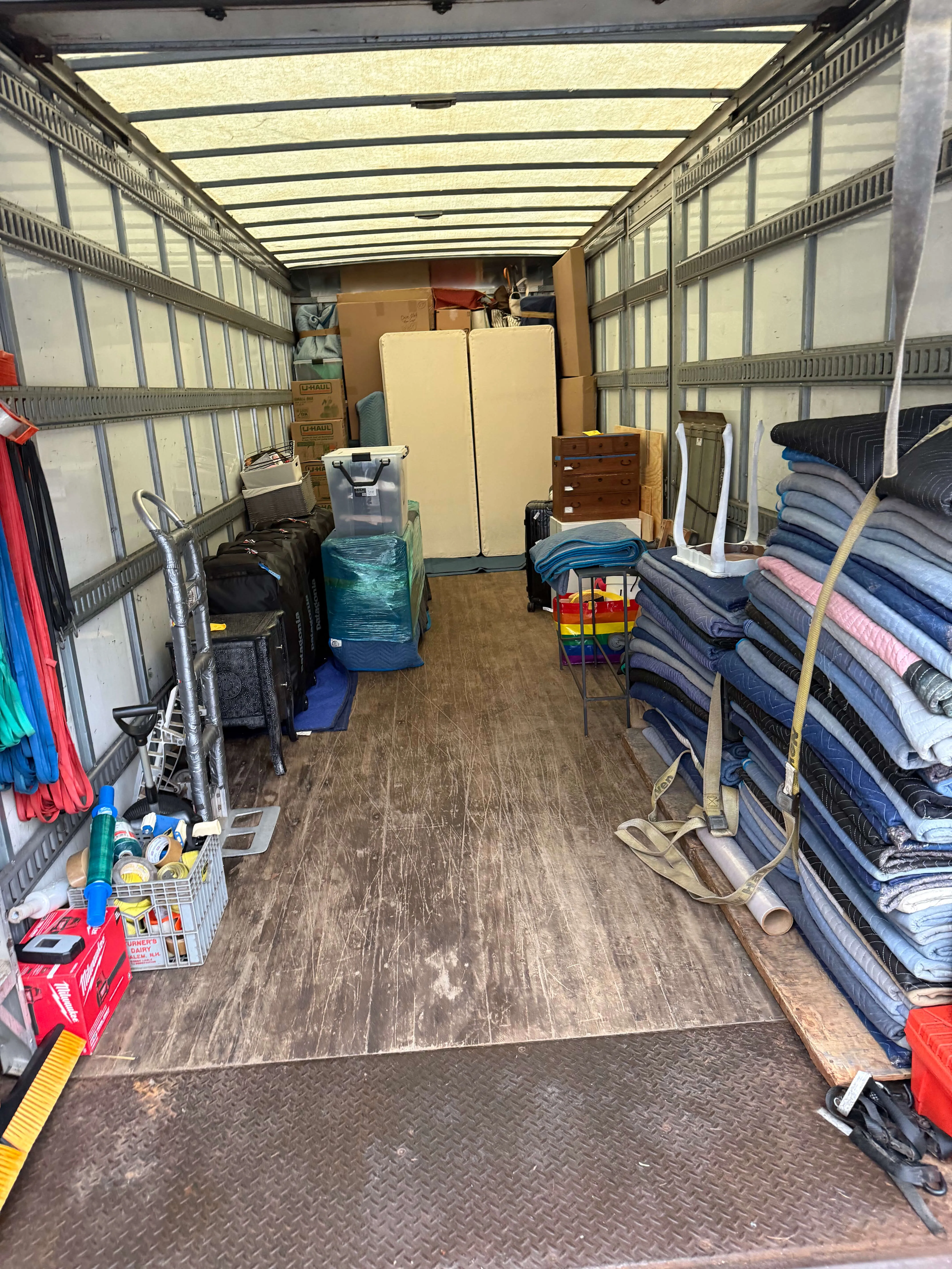 image of loading cargo