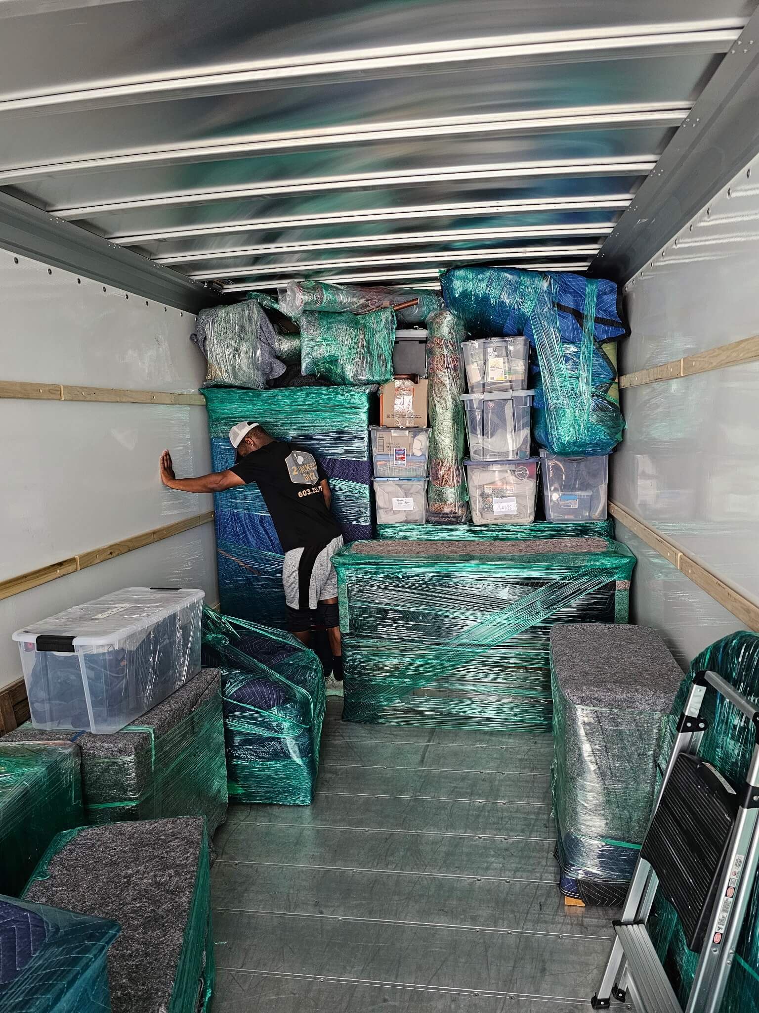 image of loading cargo