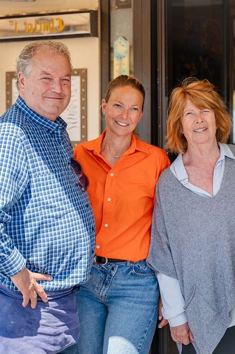 Les restaurateurs et dirigeants du restaurant Charlot 1er