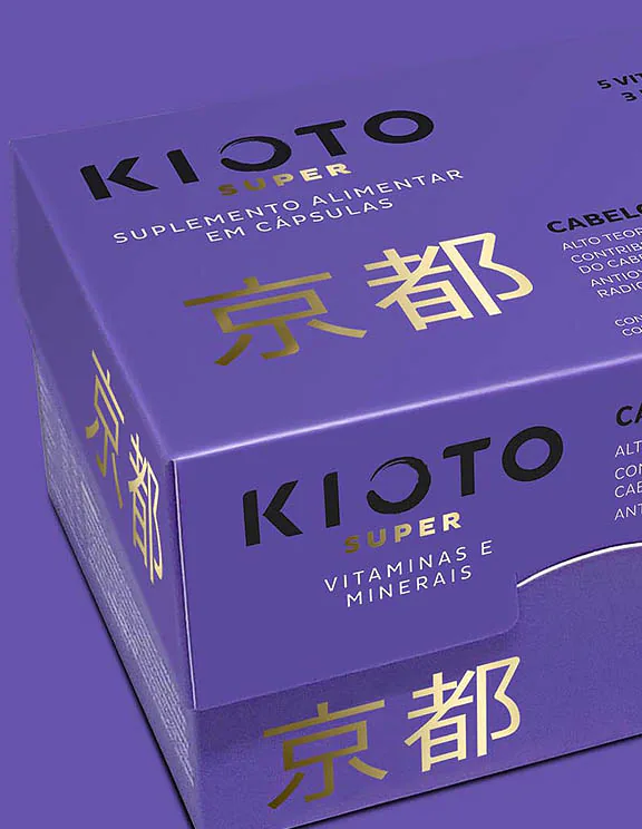 Embalagem premium para suplementos Kioto com acabamento em hot stamping dourado e impressão de alta definição.