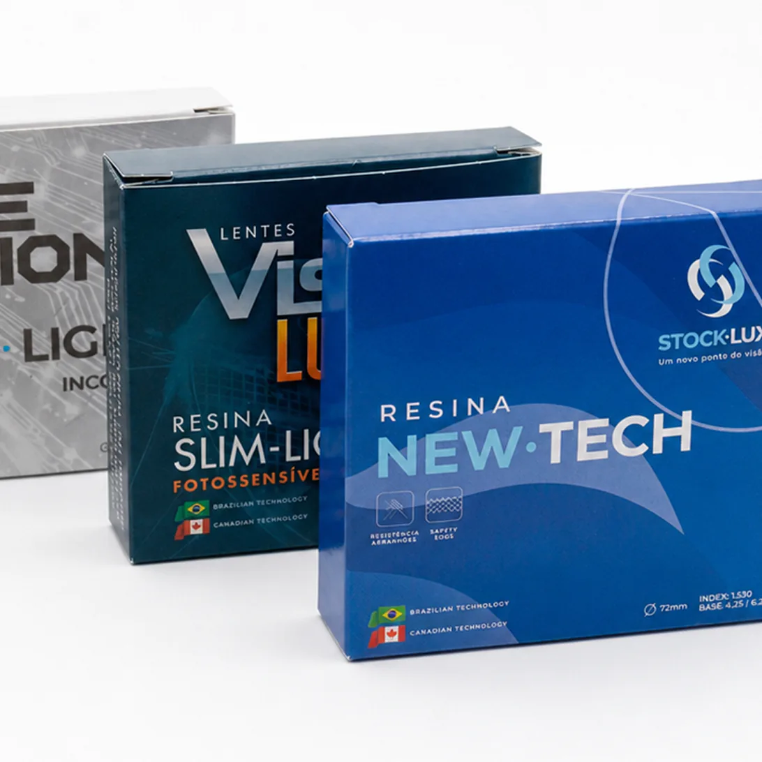 Cartuchos para lentes Stock-lux em duplex com verniz máquina. Fundo automático.