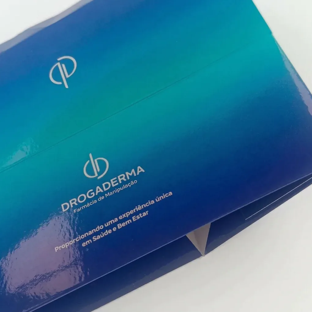 Embalagem personalizada para suplementos. Qualidade superior laminação brilho e controle de cor preciso. Fundo automático.