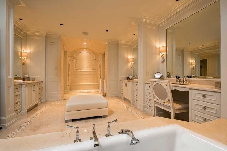 Bathroom traditional img1
