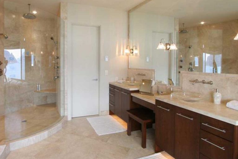 Bathroom transitional img5