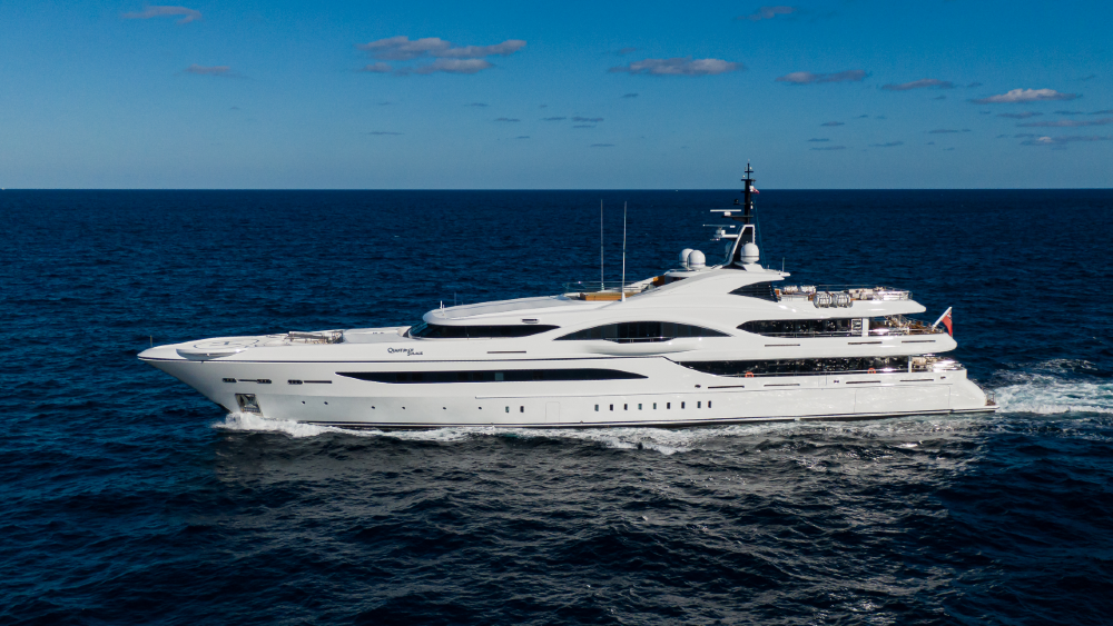 Quantum of Solace Megayacht/Sunseeker Sovereign