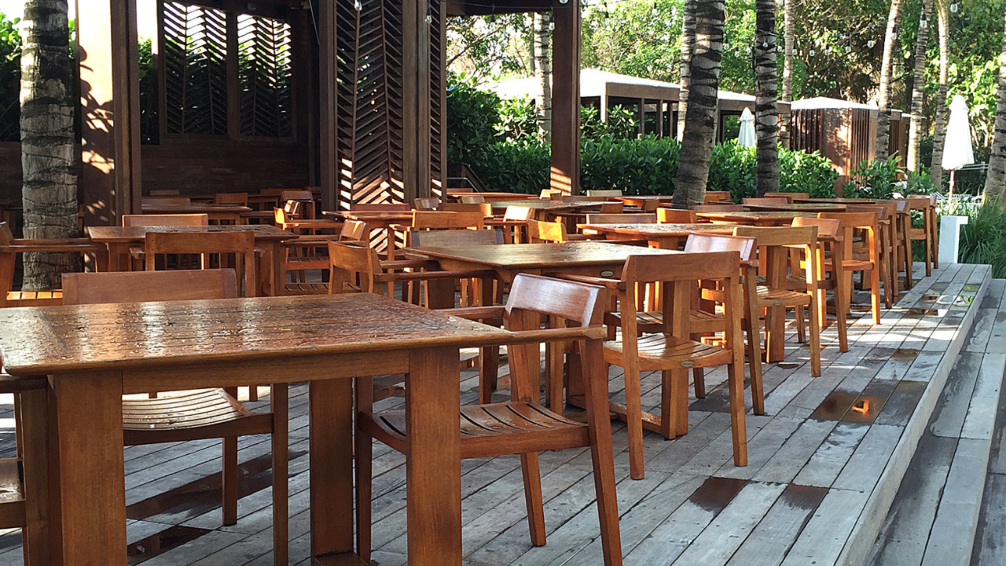 hotel dining outdoor space