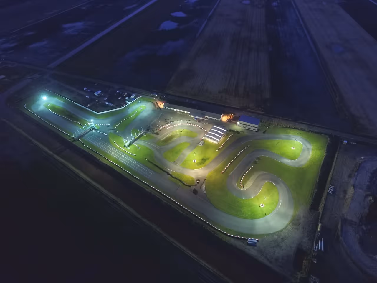 Nacht foto van de kartbaan