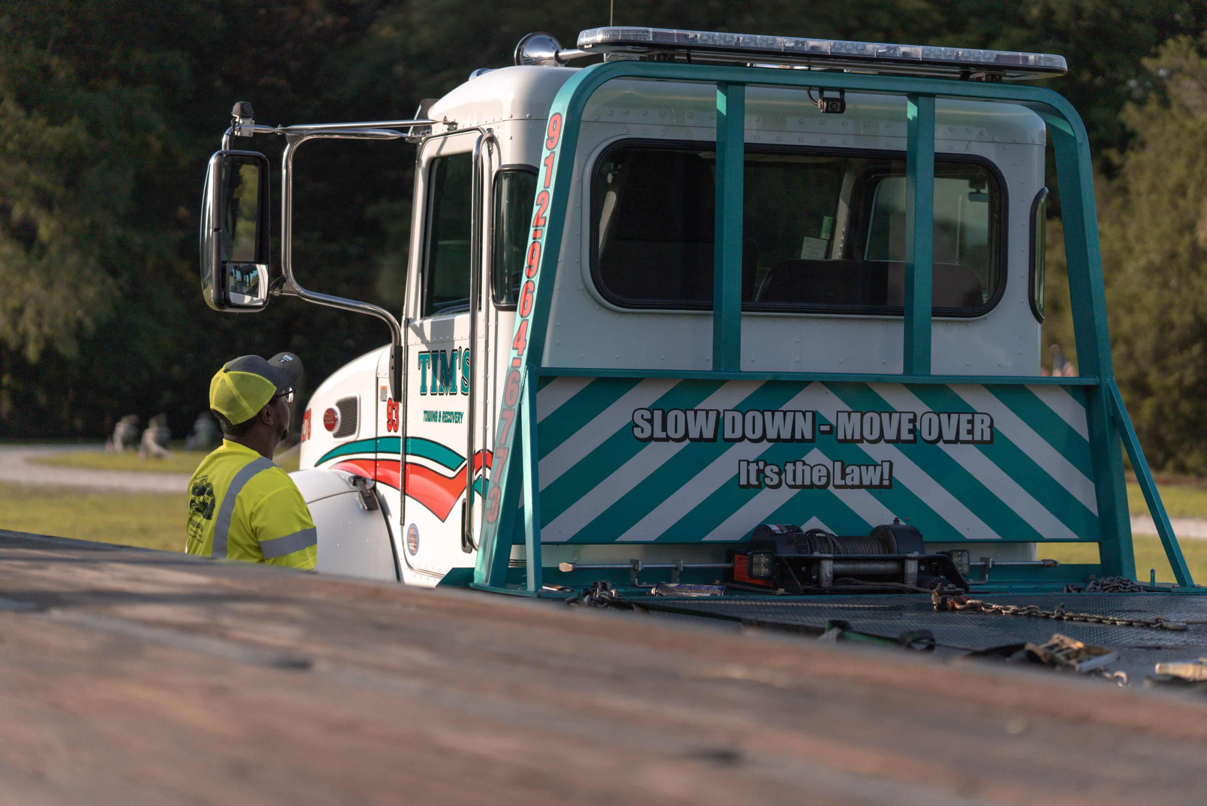 Tow Truck Operator Following Georgia Slow Down Move Over Safety Law