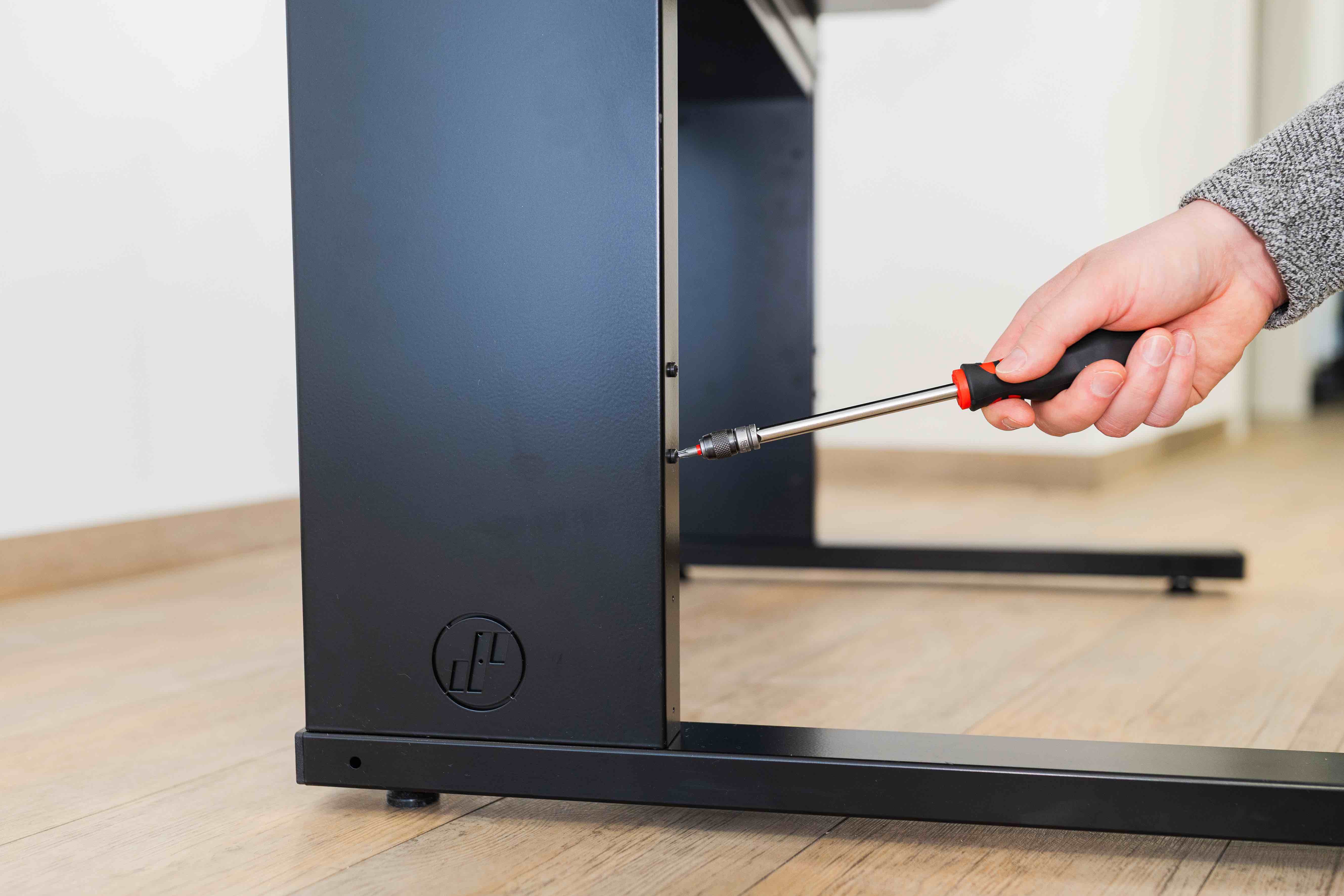 Flexibel höhenverstellbar von 74 cm bis 82 cm in 6 Höhenstufen (15mm Schritte)