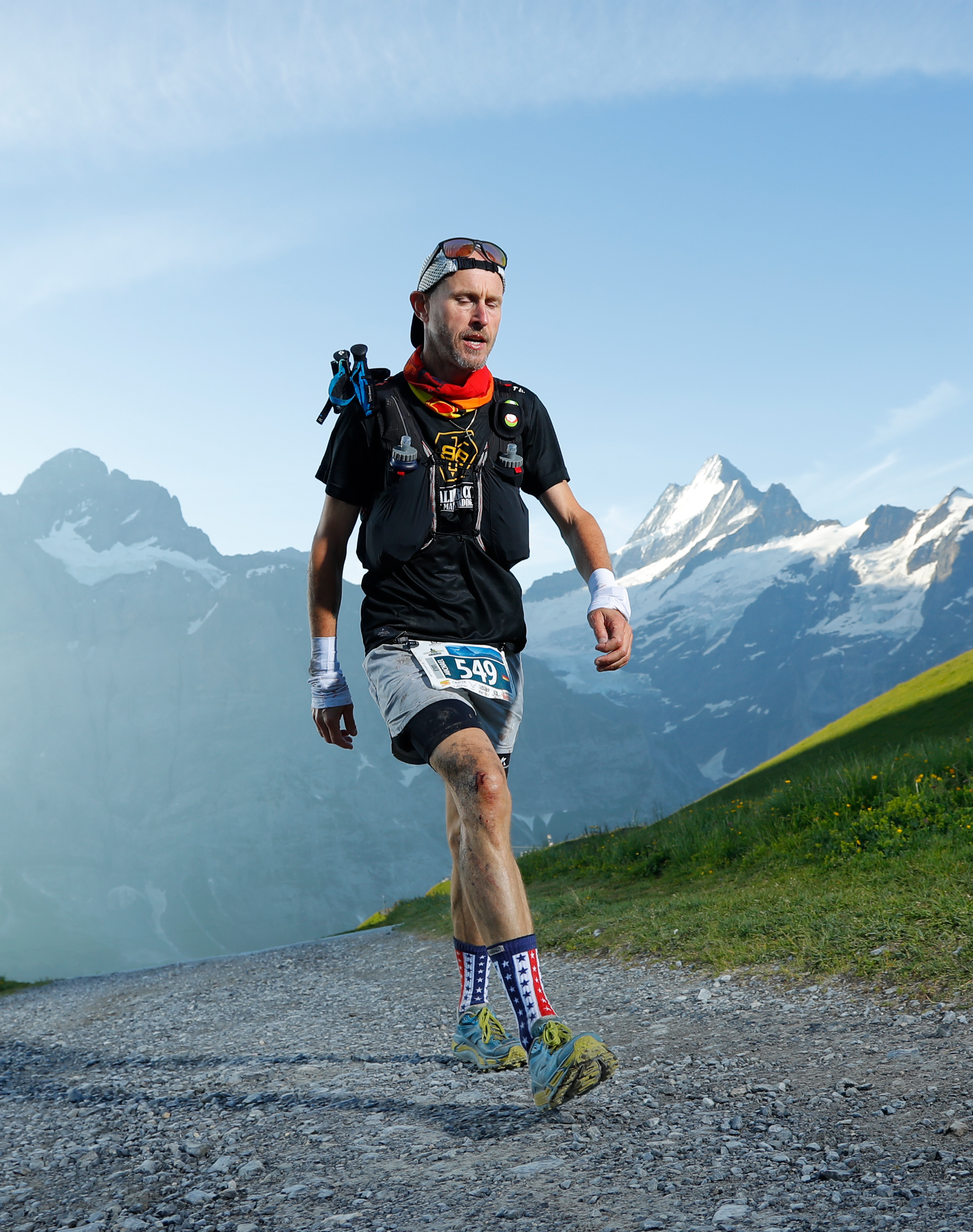 Michael Ohler währen Eiger-Ultra auf einem Anstieg.