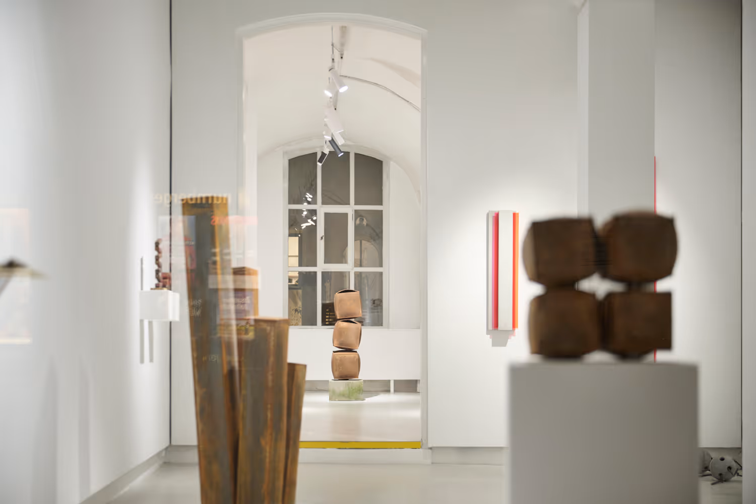 KunstKontor Nürnberg - Innenraum Ausstellung Bildhauerei.