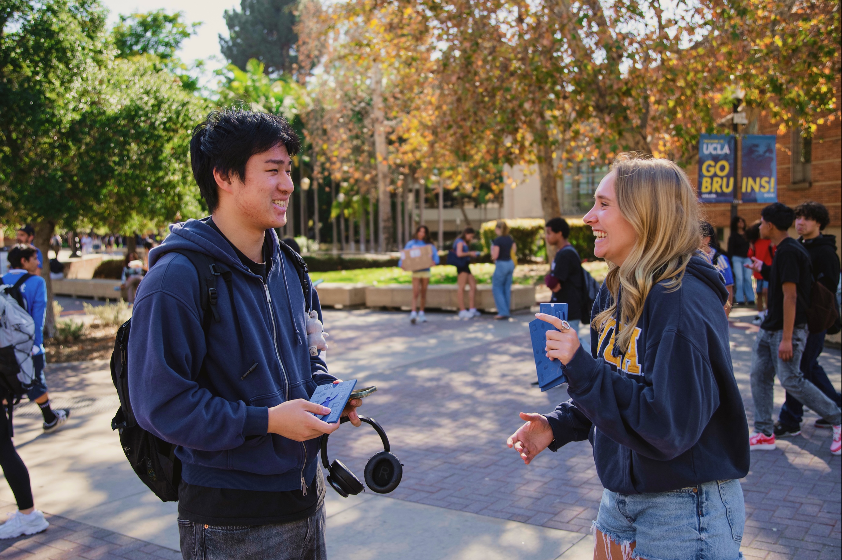 Digitally fluent but anchored to campus life: How college students form community