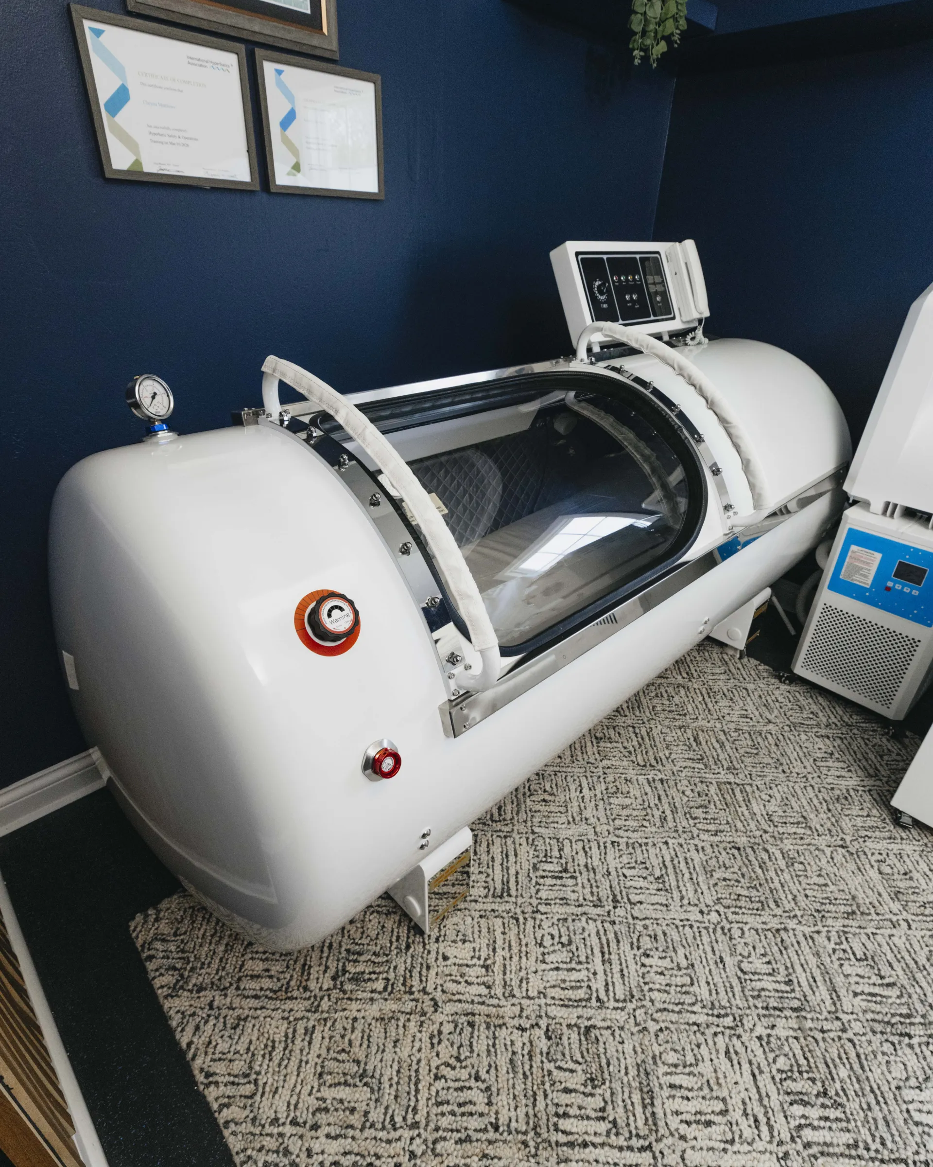 Hyperbaric House's medical 2.0 ATA hard-shell exterior