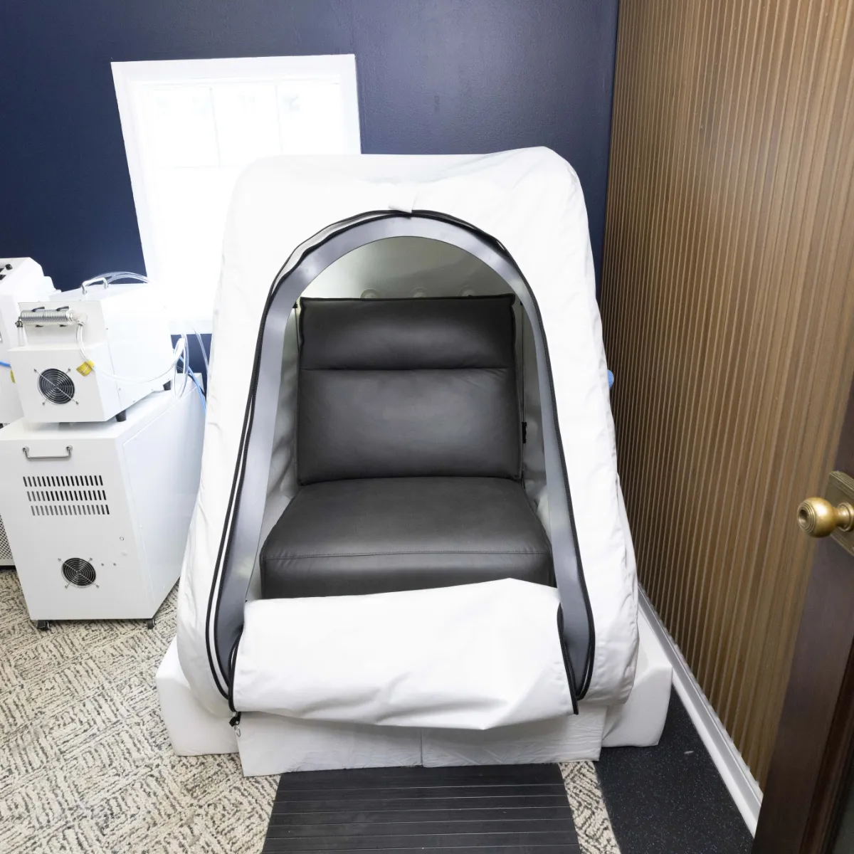 Hyperbaric House's mild 1.3 ATA soft-shell exterior with oxygen machine.