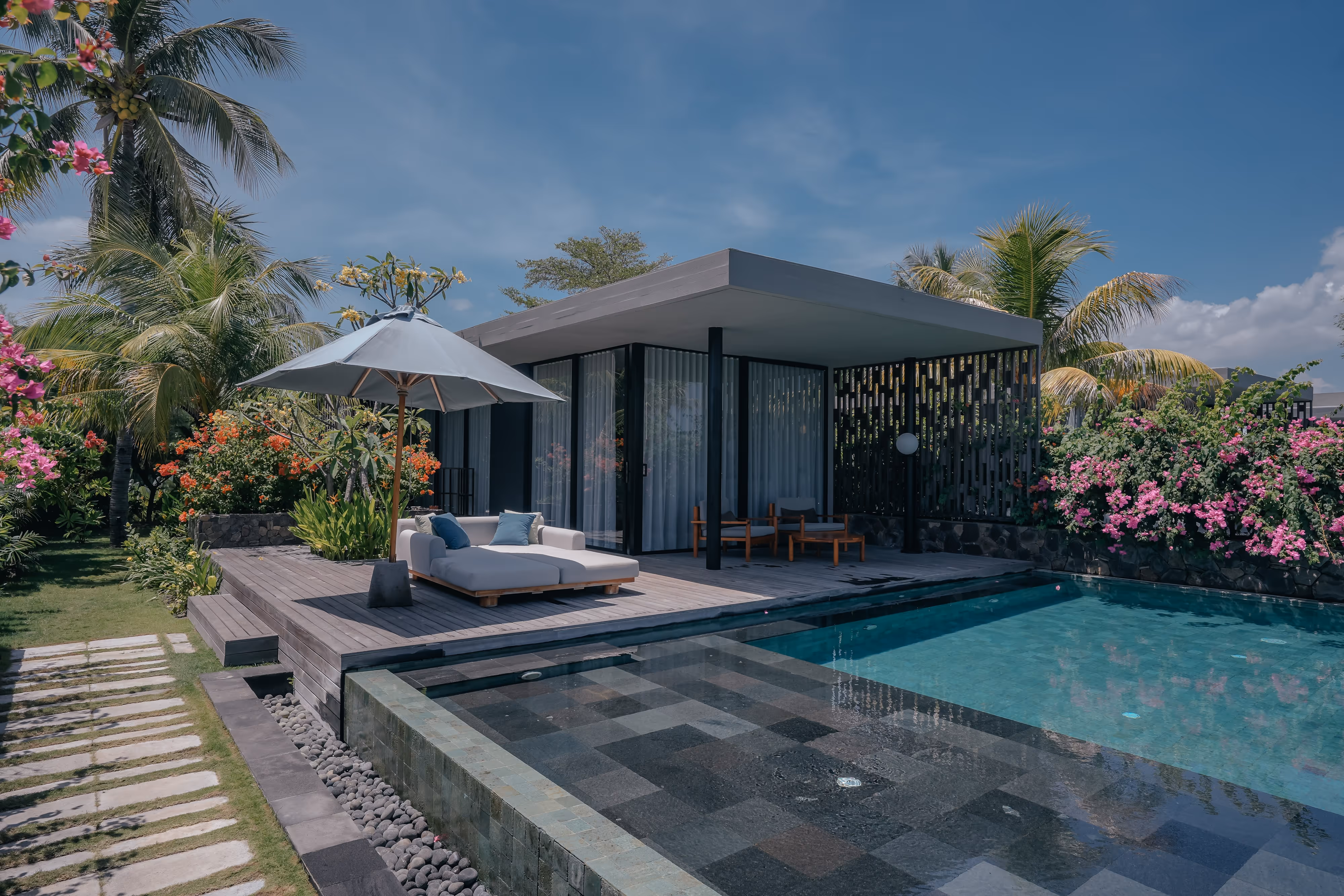 image of luxury travel experiences