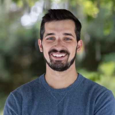Travis Hanly headshot