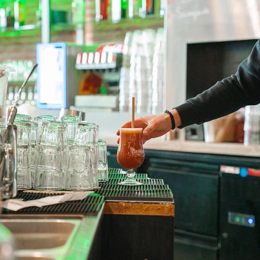 cocktail servi au bar