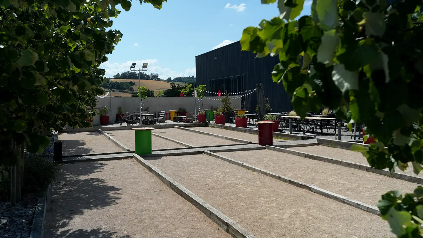 8 terrains de pétanque à La Table du Brasseur
