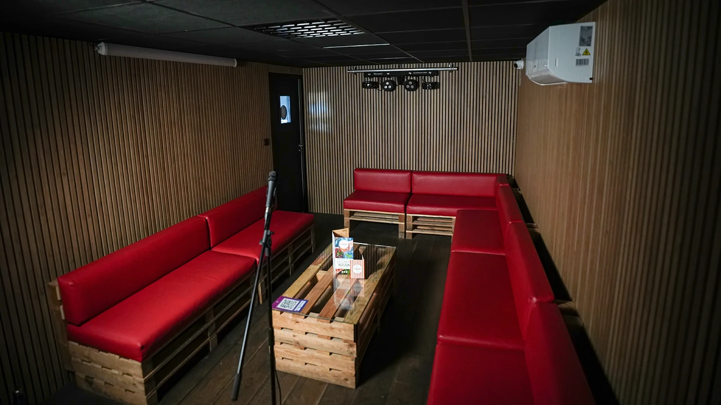 Salle de karaoké privatisable