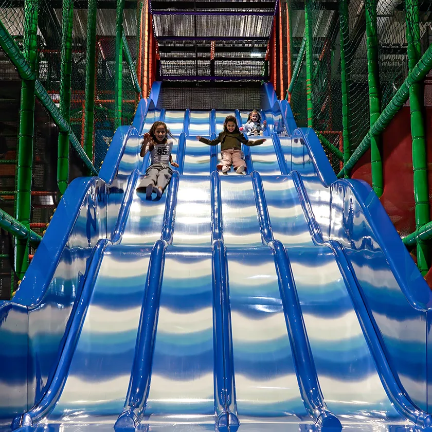 toboggan dans kids park à Inside Park