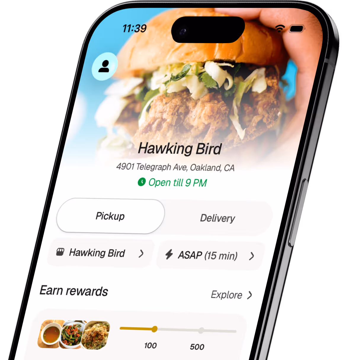 Mobile app screen showing Hawking Bird restaurant with fried chicken sandwich image, options for pickup or delivery, scheduled pickup, and a rewards progress bar indicating 400 points needed for first reward.