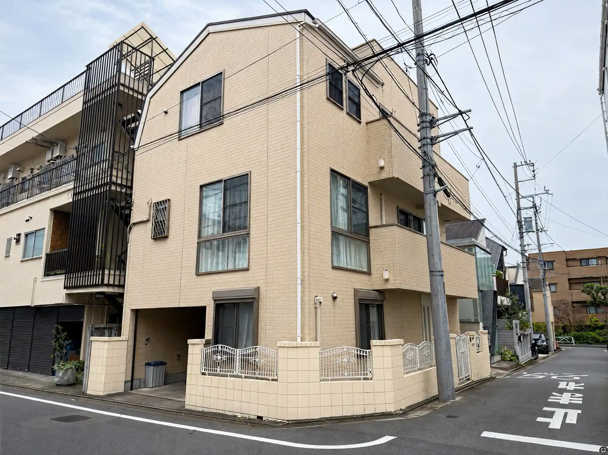 Modern three-story house for sale in Nakameguro, Tokyo, with rooftop terrace and garage