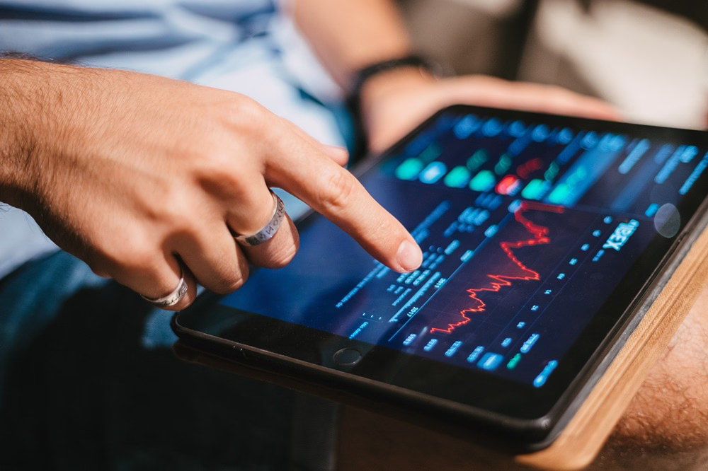 Tendencias AML para exchanges: requisitos clave de KYC, monitoreo y alertas. 