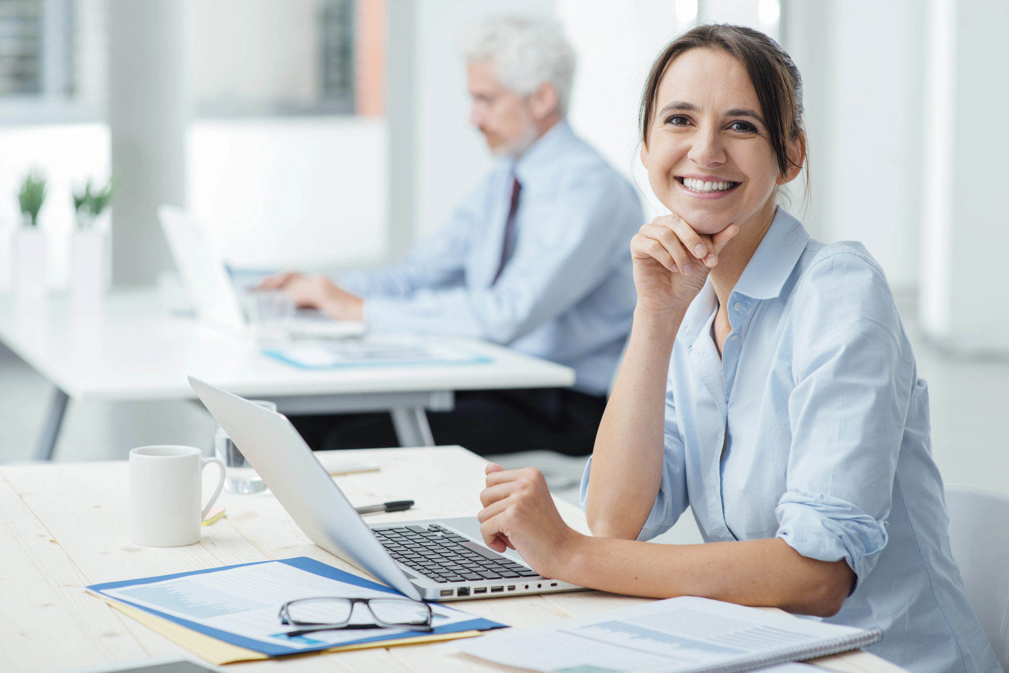 HR professional assisting a Florida business with human resources support