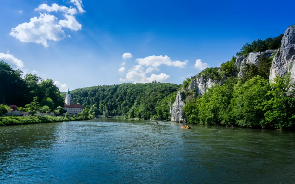 Immobilien in der Nähe vom Durchbruch Donau und Neustadt