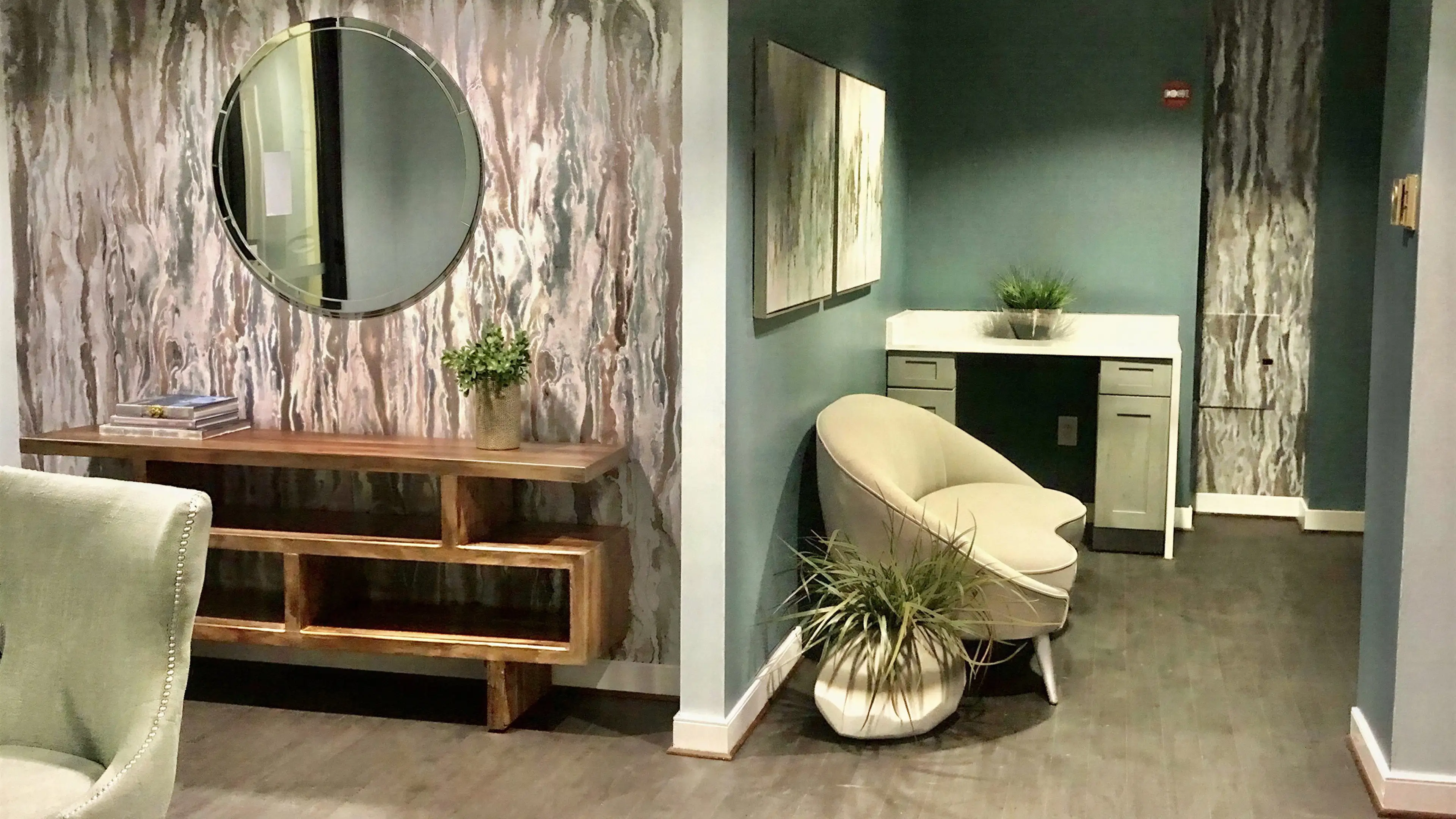 Bedroom suite, chairs and wall paper, with round mirror