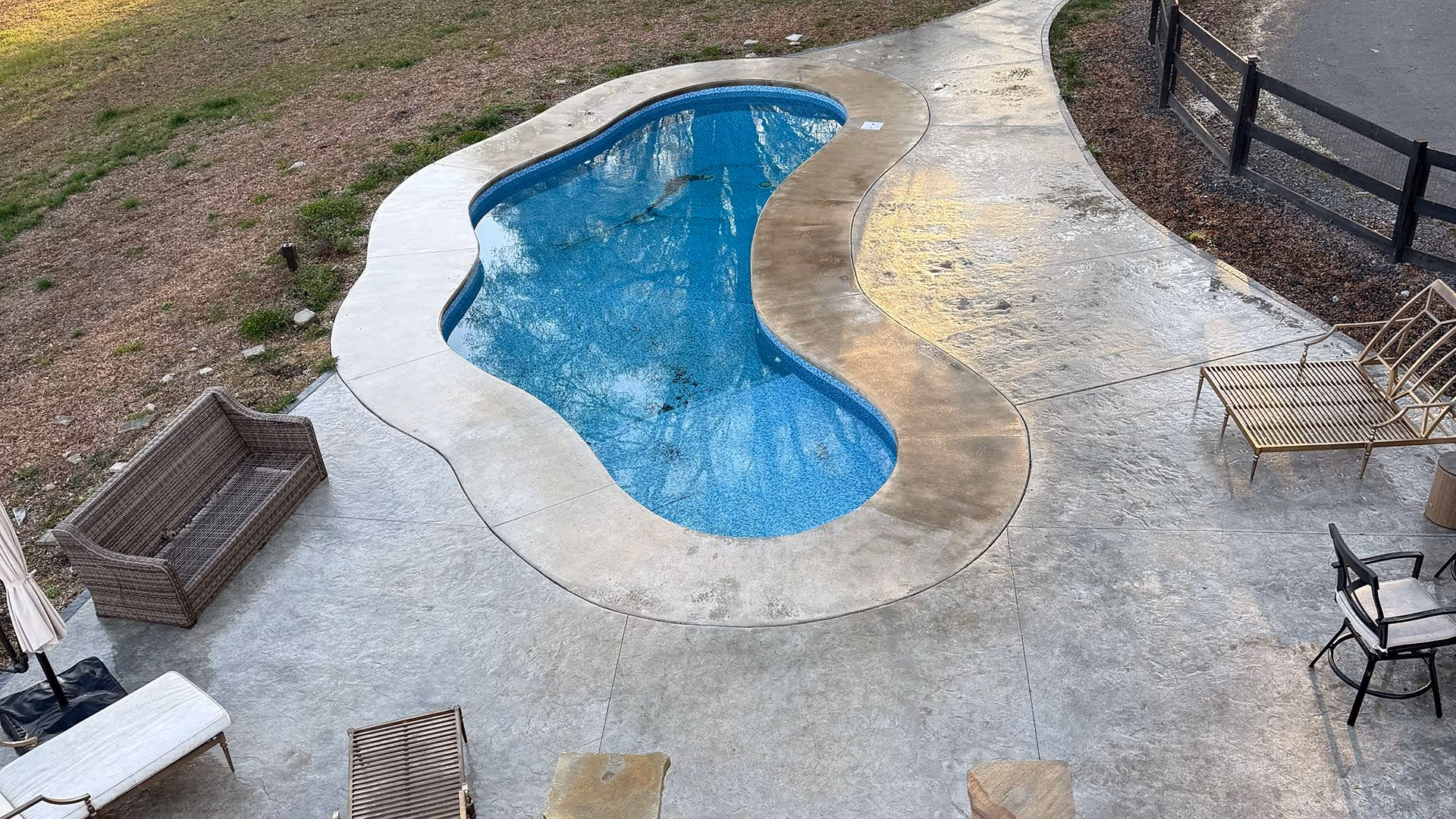 Pool and outdoor entertainment area hardscaping project