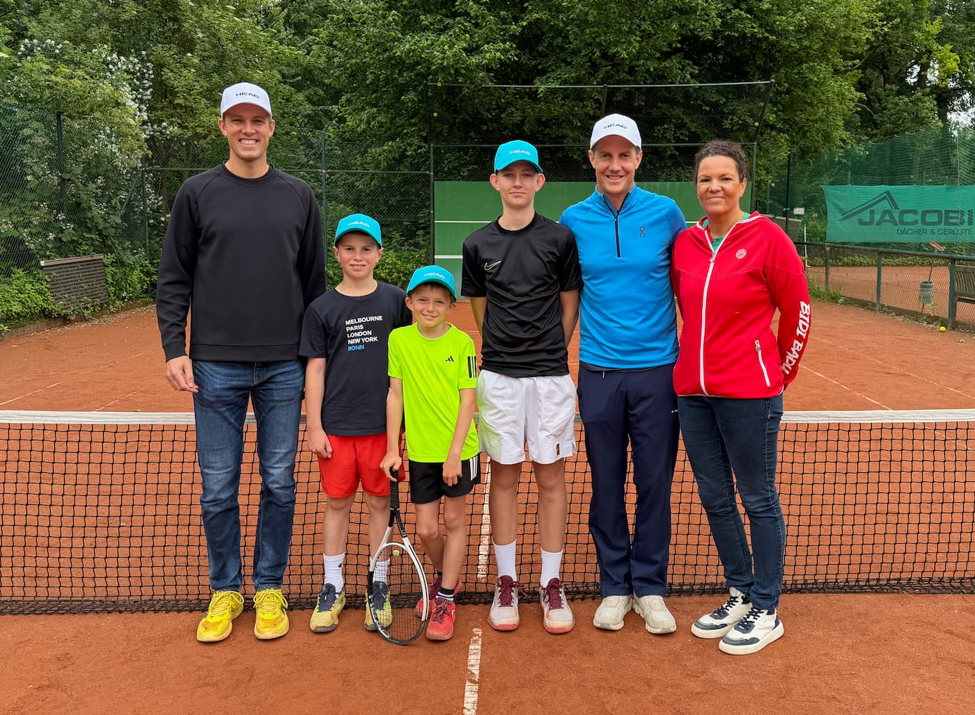 Bonn Open-Geschäftsführer André Christ, Felix Richter, Julius Türoff und Max Niehaus sowie „Road to Bonn Open“-Koordinator Christian Richter und Iris Schwipper (Vorstand Jugend TC Rot-Weiss Bad Honnef)