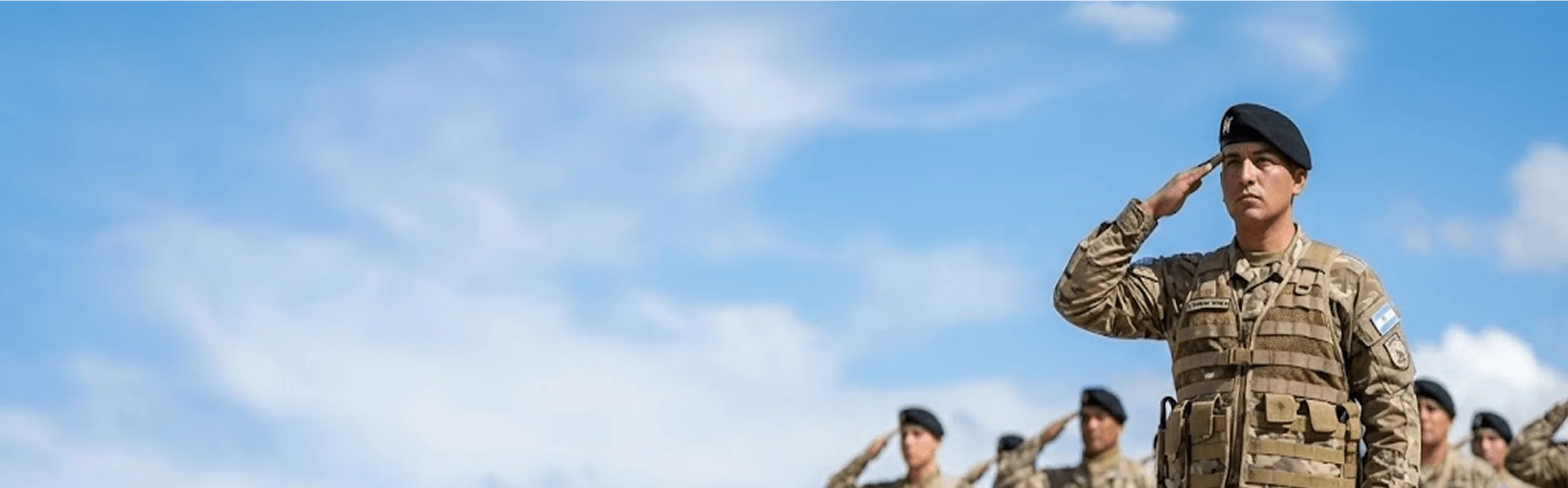 Fondo hero - Préstamos para militares 100% online