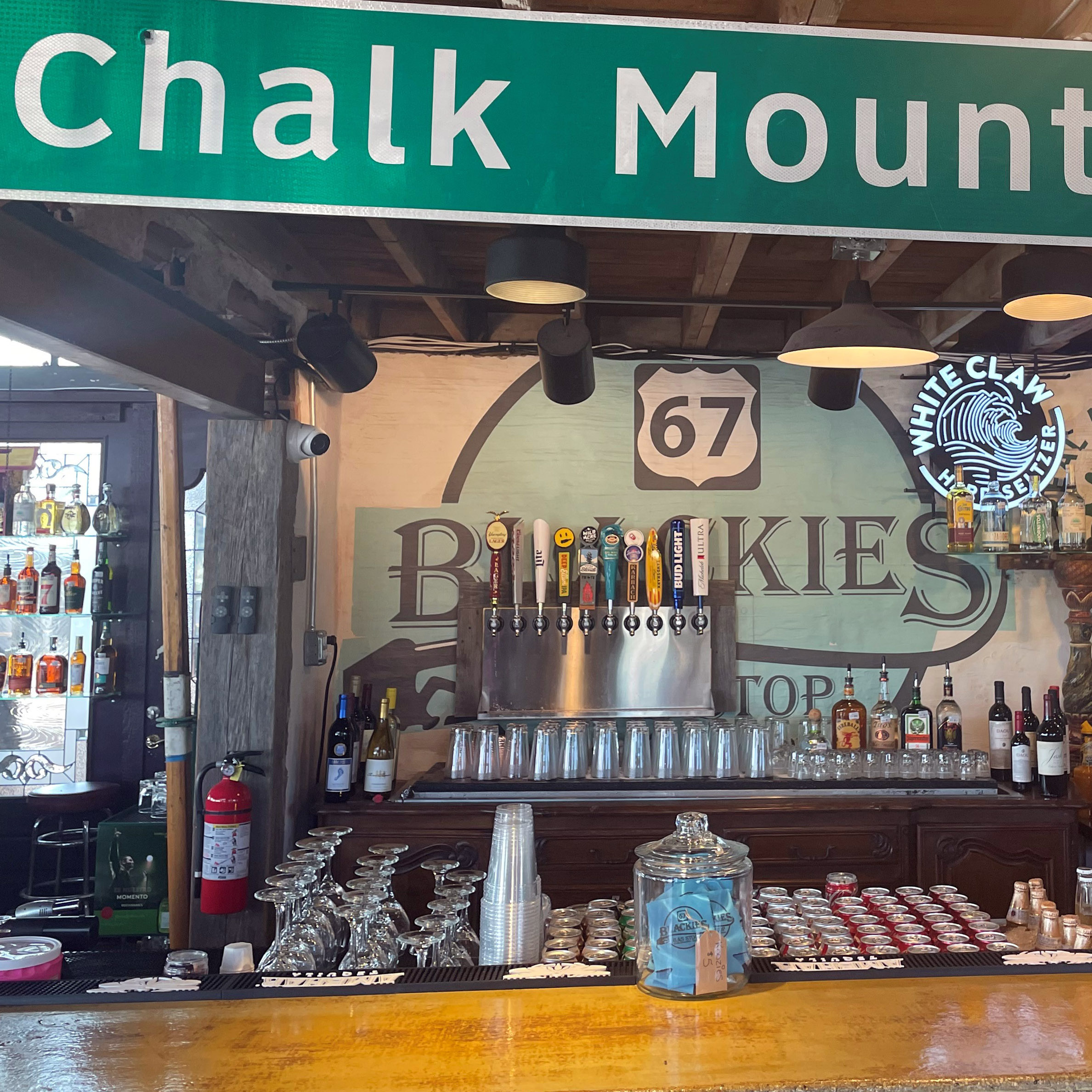 image of drinks and cocktails (for a japanese restaurant)