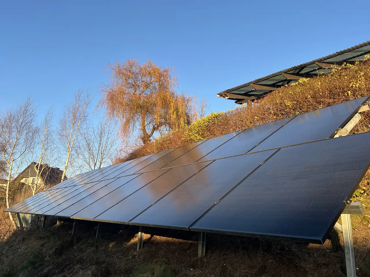 Zdjęcie referencyjne paneli fotowoltaicznych